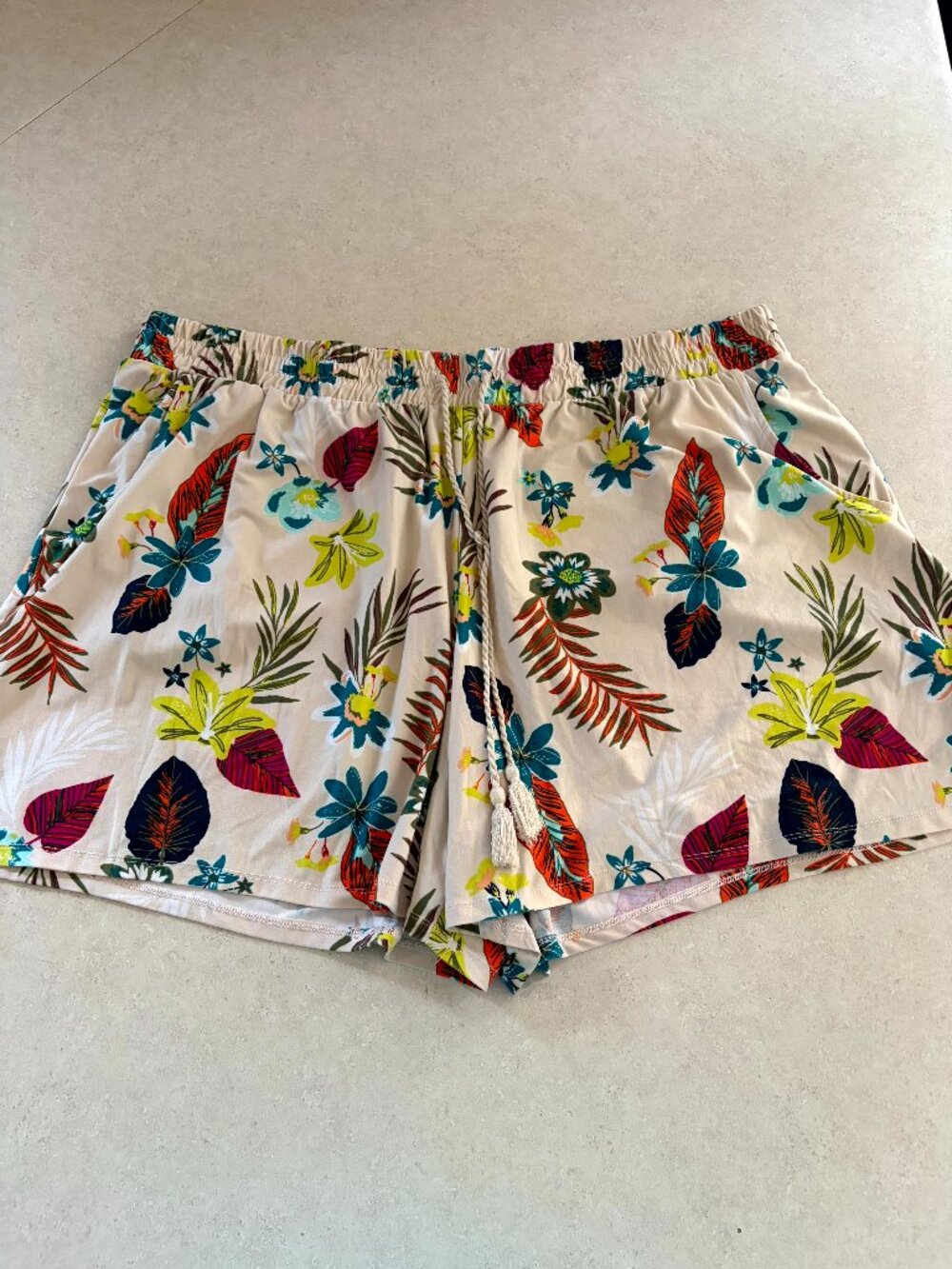 Terra & Sky Plus Size Women's lounge Shorts Plus size 3X (24W-26W) Floral Cream
